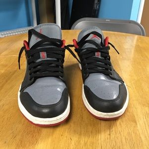 AJ1 retro low sz 10.5